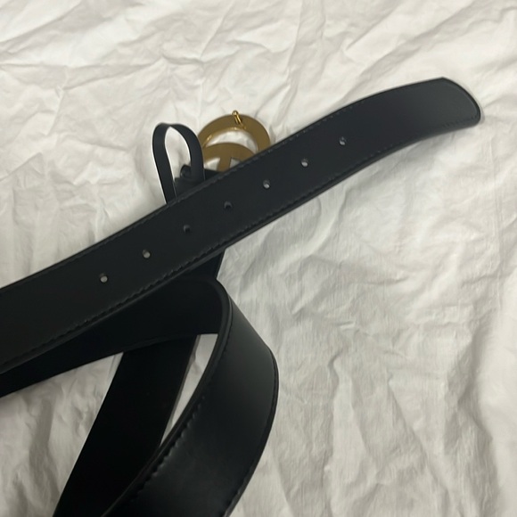 Gucci Black Belt with Gold GG Buckle - Picture 3 of 4